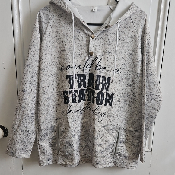 Tops - Women's Gray Hooded Sweatshirt with Graphic Print